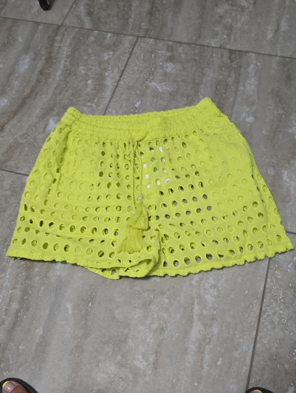 Dotti Women’s Yellow Eyelet Beach Shorts Sz Sm Nwt